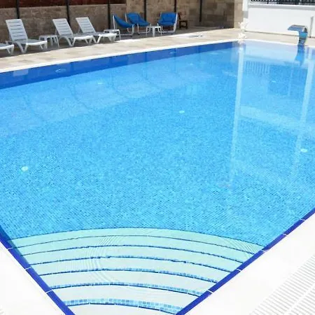 Tunan Hotel 3*