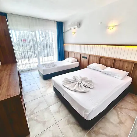 酒店 Tunan Ayvalı