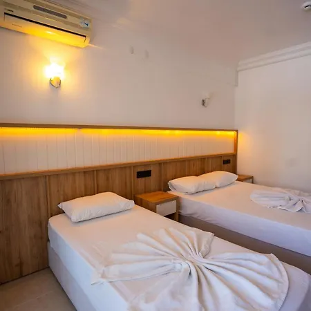 Tunan Hotel 3*